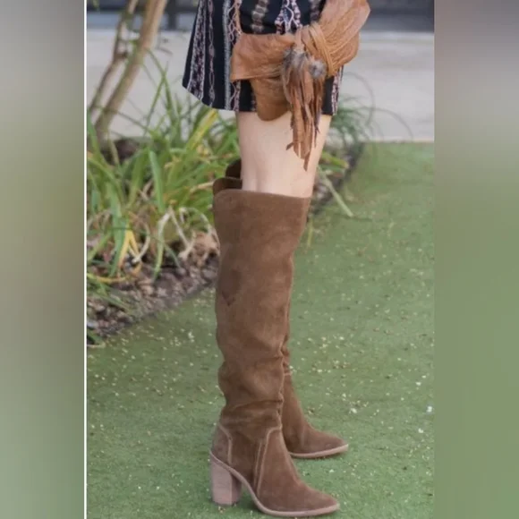 Vince Camuto Melaya Over the Knee - Picture 6 of 6